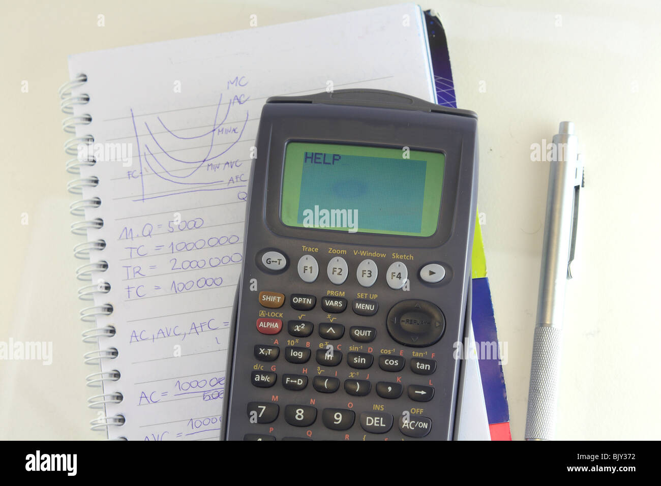 Training für Mathematik-Prüfung mit Grafiken Calculatoraccount, Buchhaltung, Hintergrund, schwarz, Geschäft, Taste, berechnen, gerechnet Stockfoto