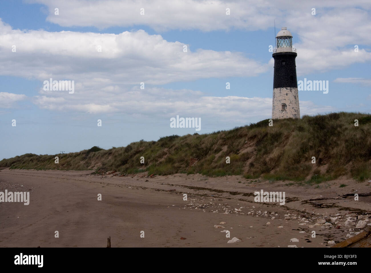 Alter Leuchtturm auf verschmähen Kopf Stockfoto