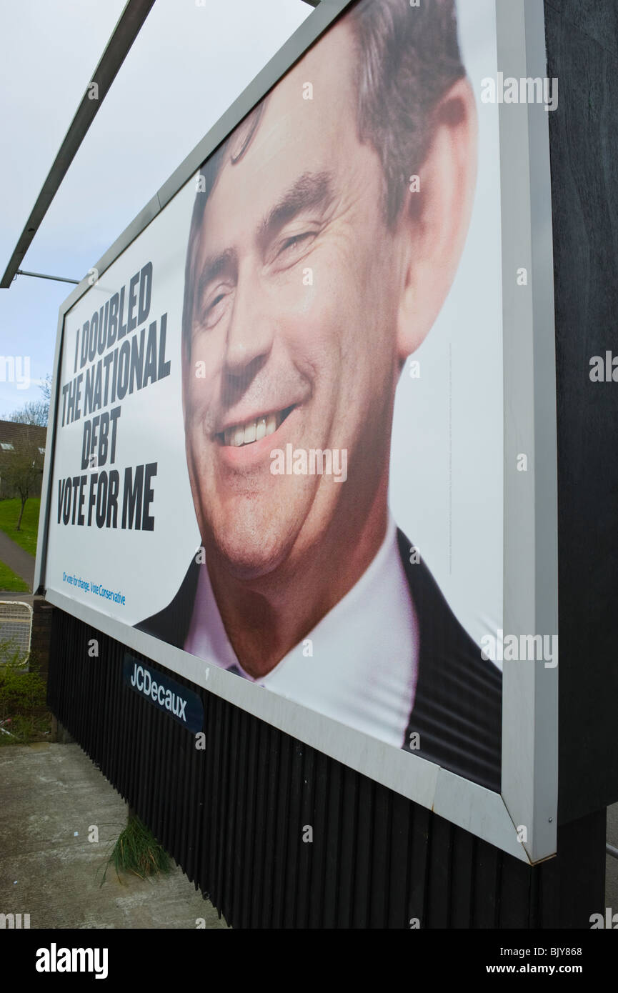 Conservative Party 2010 Parlamentswahlen Plakatwand am JCDecaux Standort am Straßenrand Industriestandort in Newport South Wales UK Stockfoto