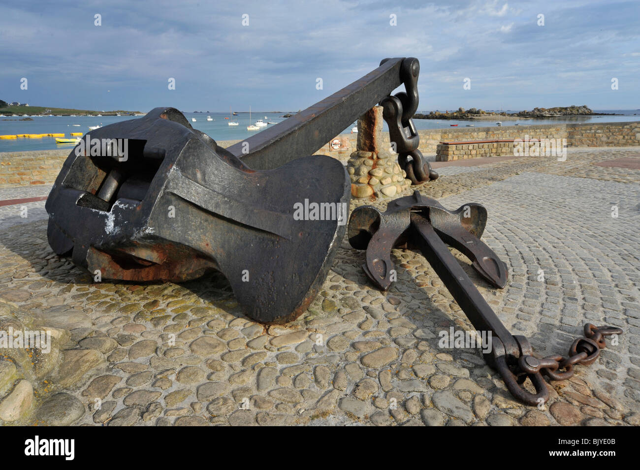 Anker des Öltankers Amoco Cadiz, zerstört im März 1978 an Portsall, Bretagne, Frankreich Stockfoto