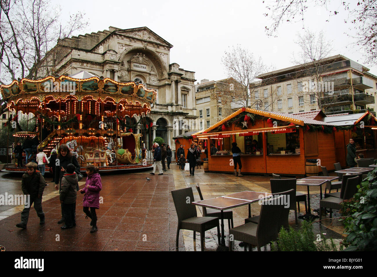 Ein Karussell auf dem Weihnachtsmarkt in Avignon, Frankreich Stockfoto