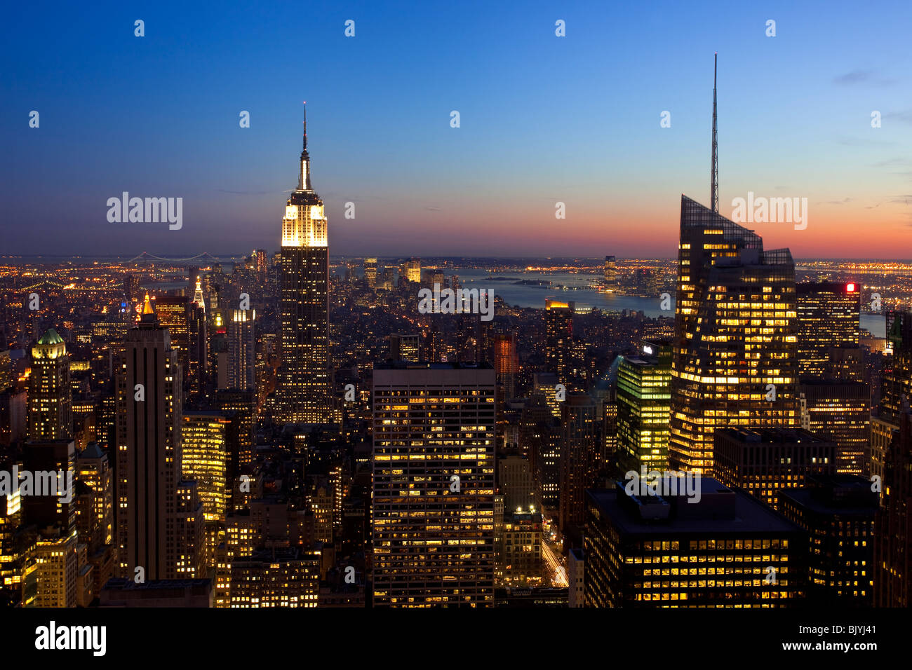 Dämmerung über Manhattan, New York City, USA Stockfoto