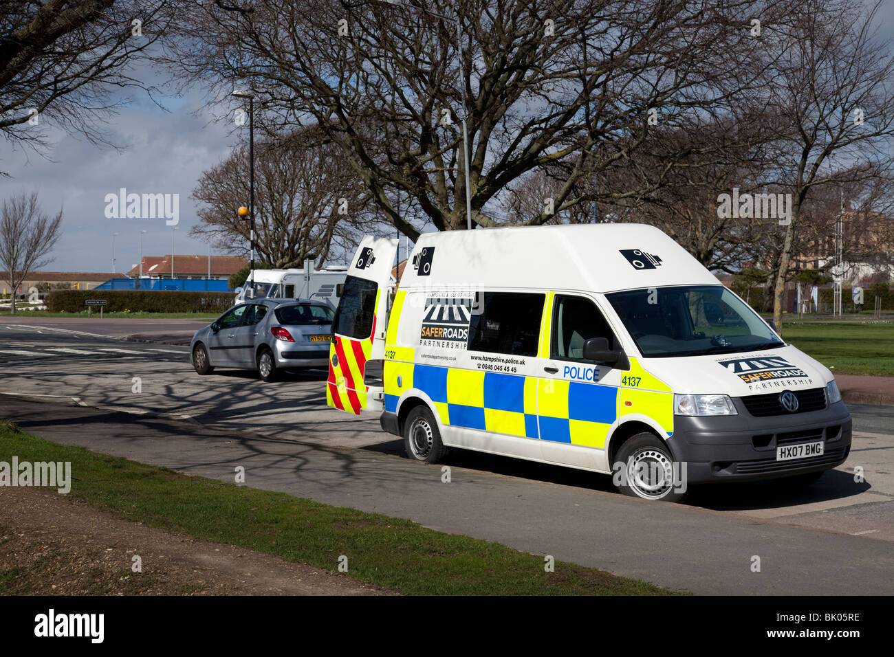 Hampshire Polizei Geschwindigkeit / Blitzer van bei Portsmouth im Einsatz Stockfoto