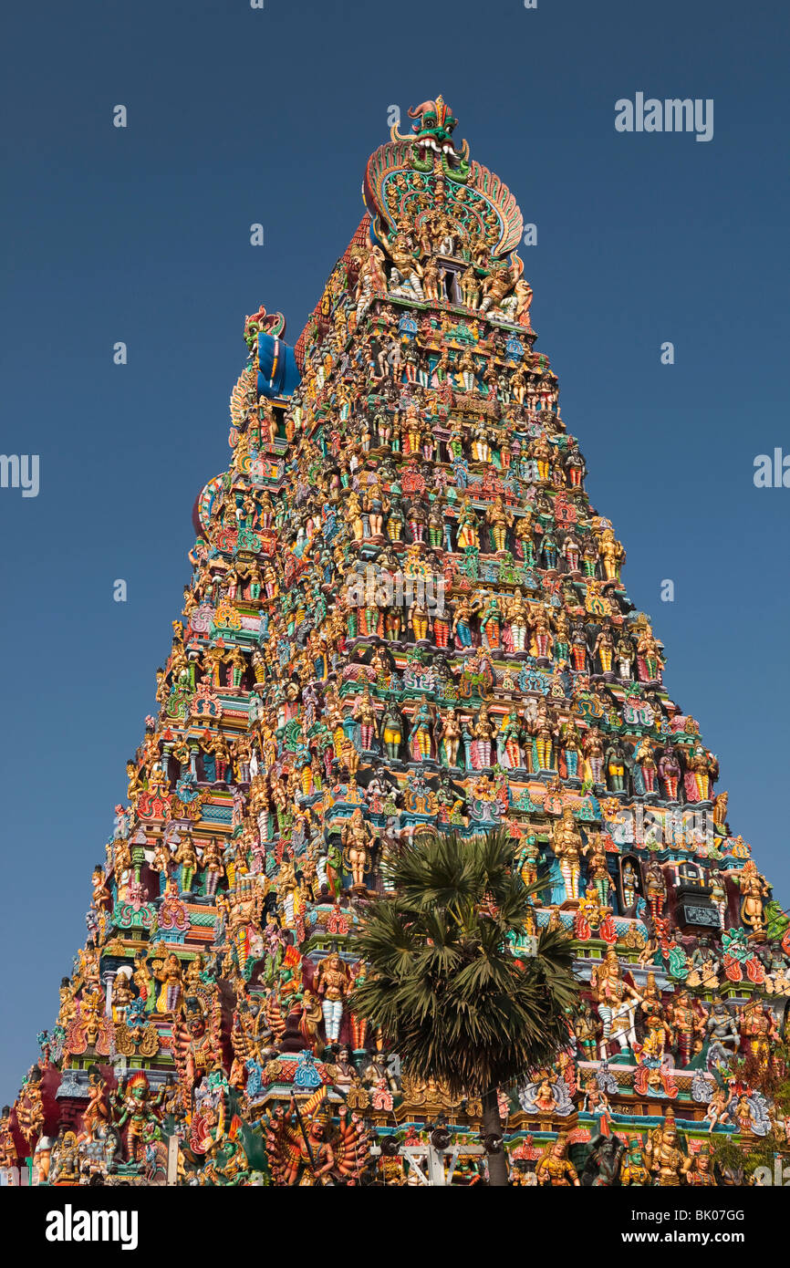 Indien, Tamil Nadu, Madurai, Sri Meenakshi Tempel restauriert neu West gopuram Stockfoto