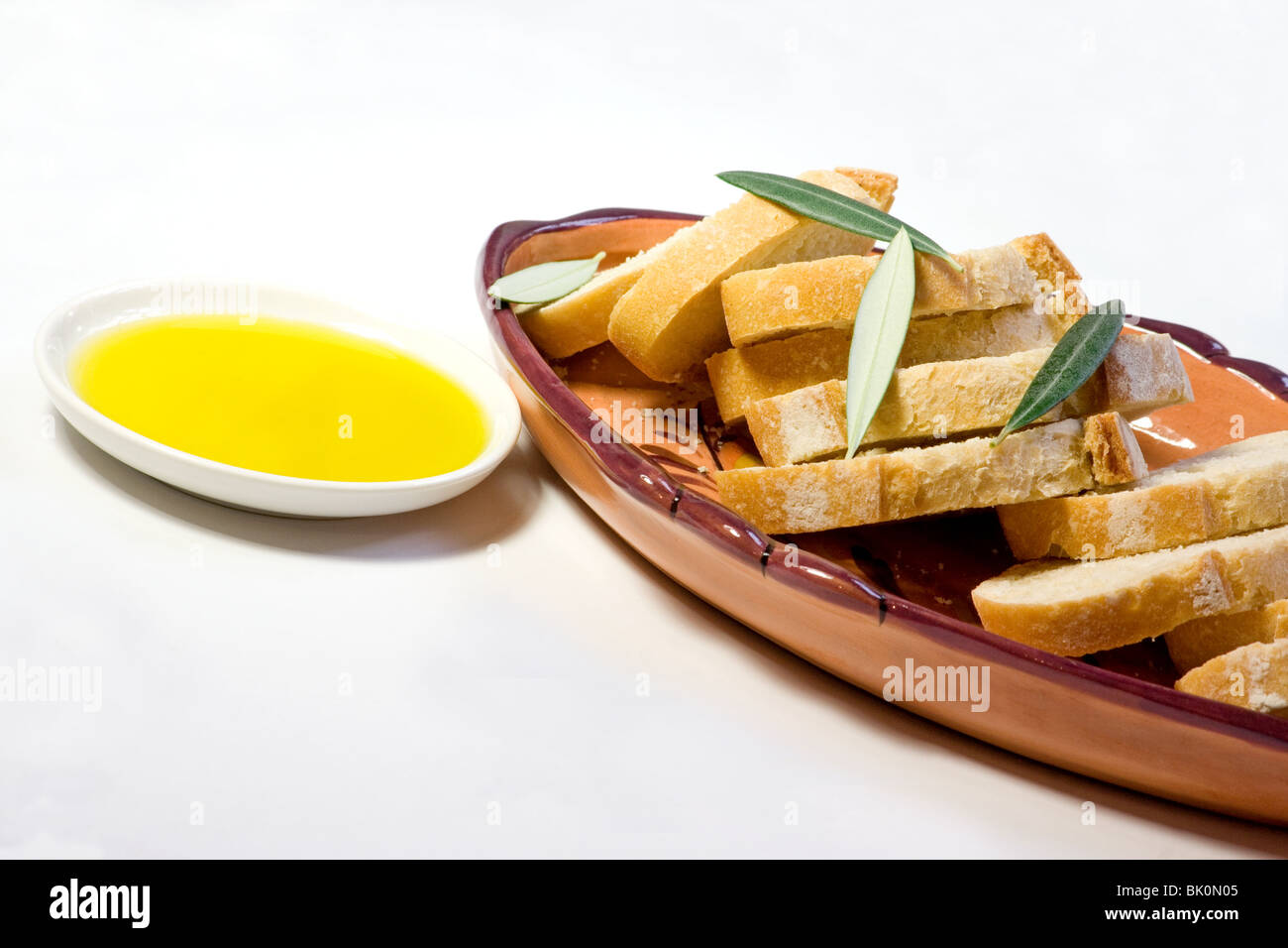 Olivenöl und Brot Stilleben Stockfoto