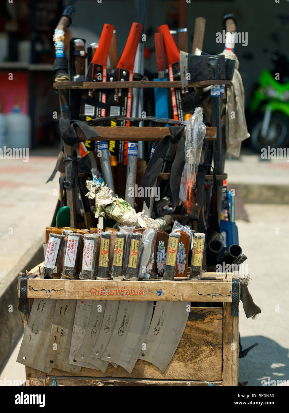 Messer-Verkäufer-Warenkorb Stockfoto