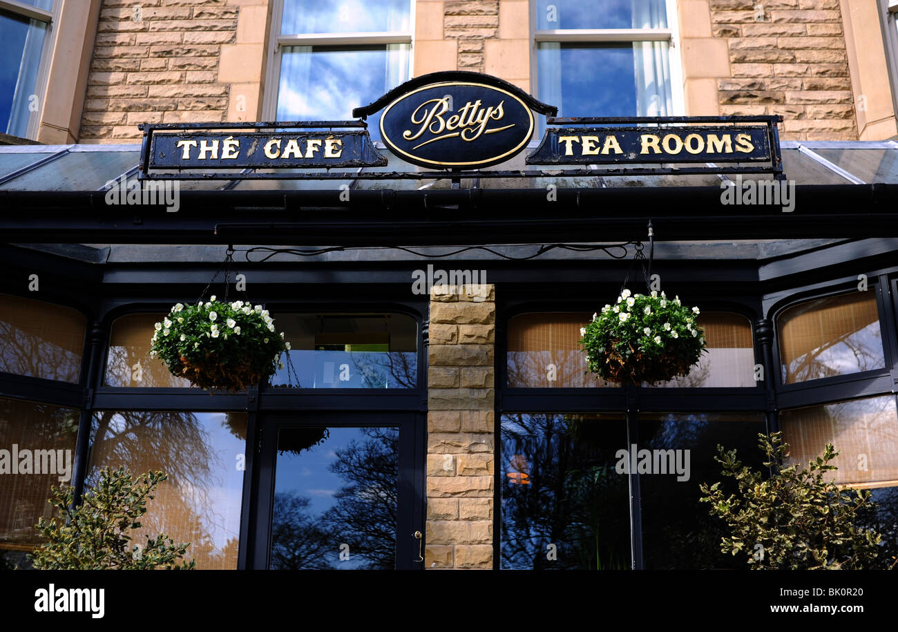 Die berühmten Bettys Cafe Tea Rooms in Harrogate Yorkshire UK Stockfoto