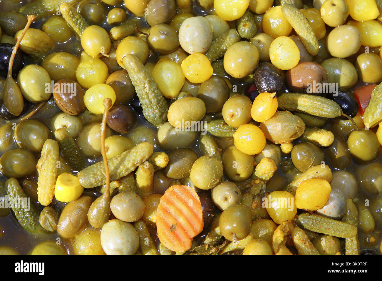 Oliven vielfältig bunten Textur Markt mediterrane Küche Stockfoto