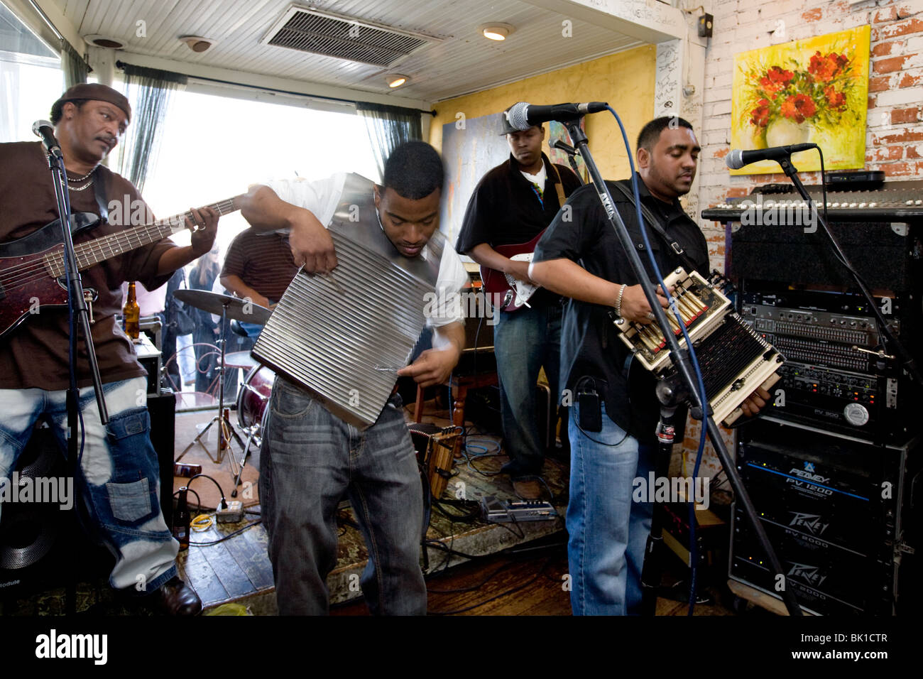 Zydeco Band spielt zum Frühstück in Breaux Bridge, Louisiana Stockfoto