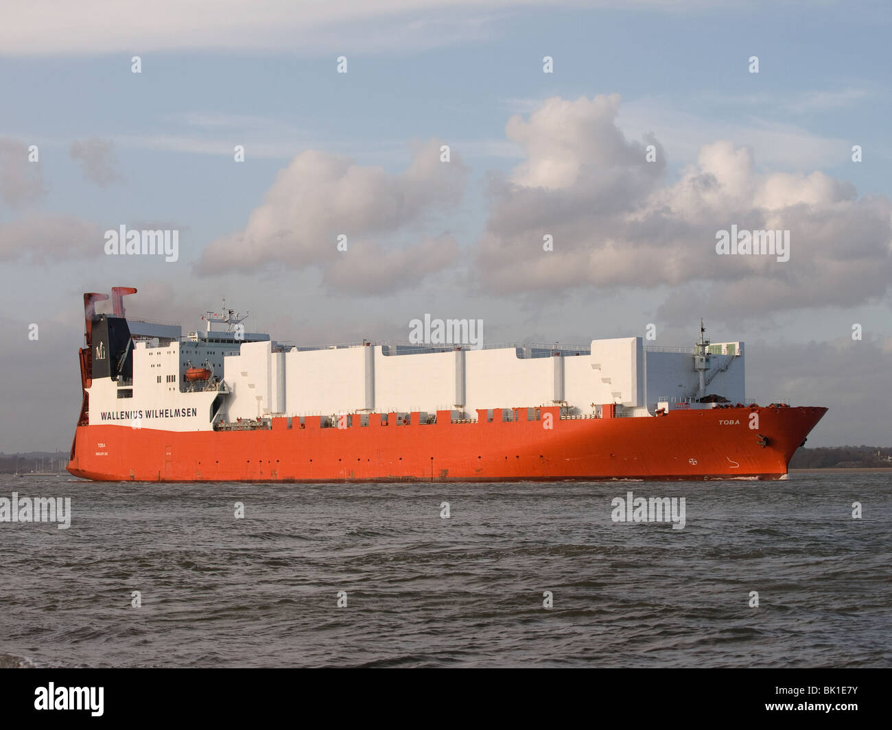 Die RoRo-MV-Toba verlassen Southampton UK Stockfoto