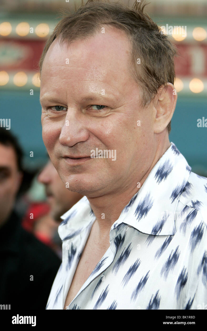 STELLAN SKARSGARD PIRATES OF THE CARIBBEAN DEAD MANS Brust WORLD