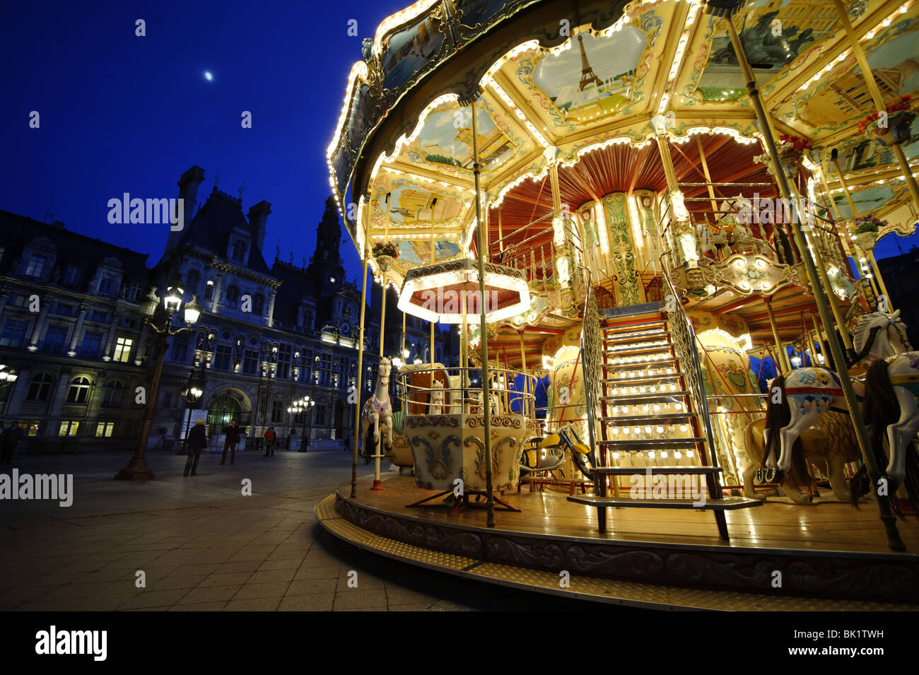 Karussell in der Nähe von Hotel de Ville, Paris, Frankreich Stockfoto