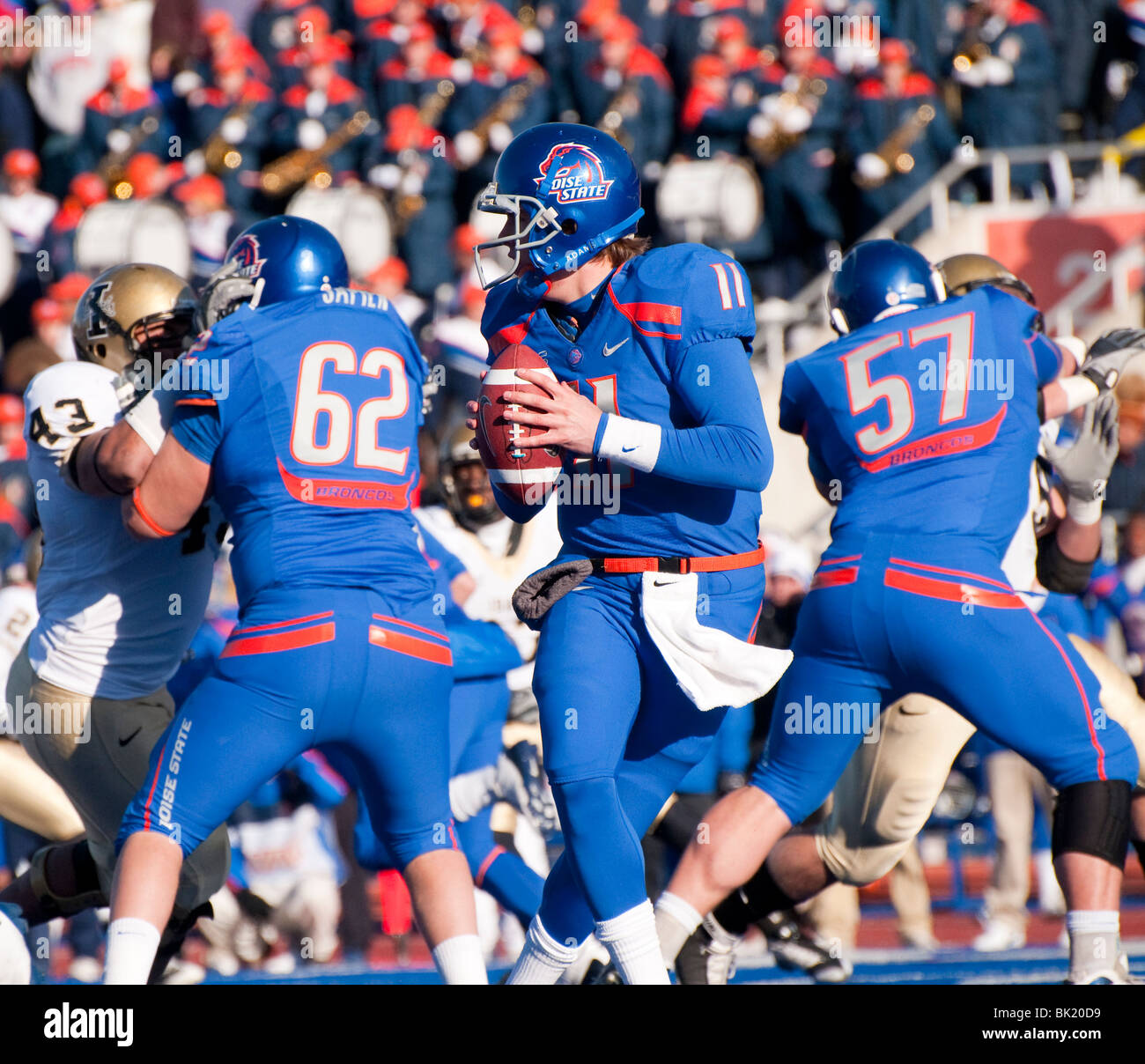 Boise, Idaho, Boise State University Fußballspiel, Quarterback Kellen Moore an Teamkollegen im Bronco-Stadion Stockfoto