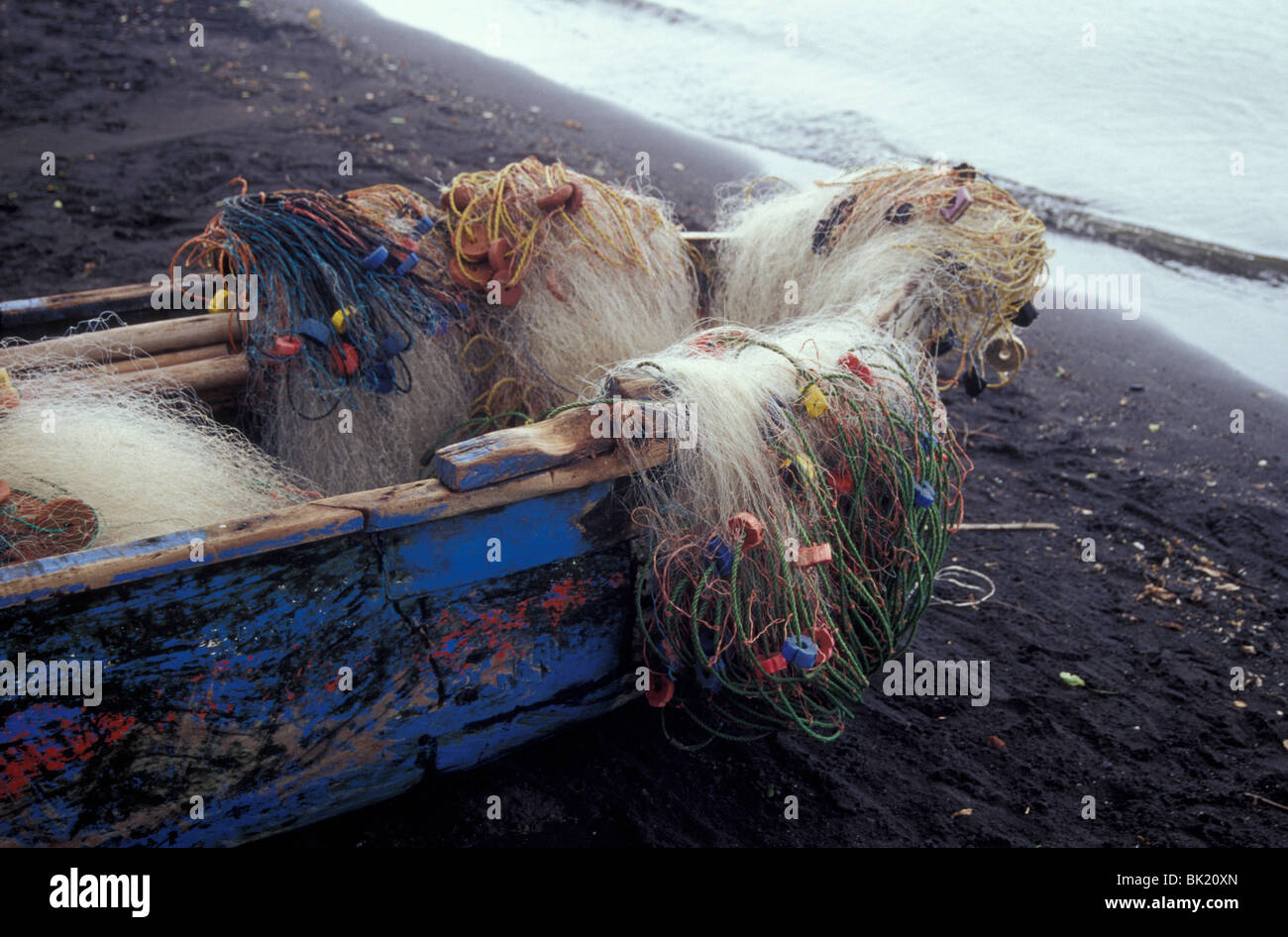 Fischerboote und Netze auf der Isla de Ometepe oder Insel Ometepe, Nicaragua, Mittelamerika Stockfoto