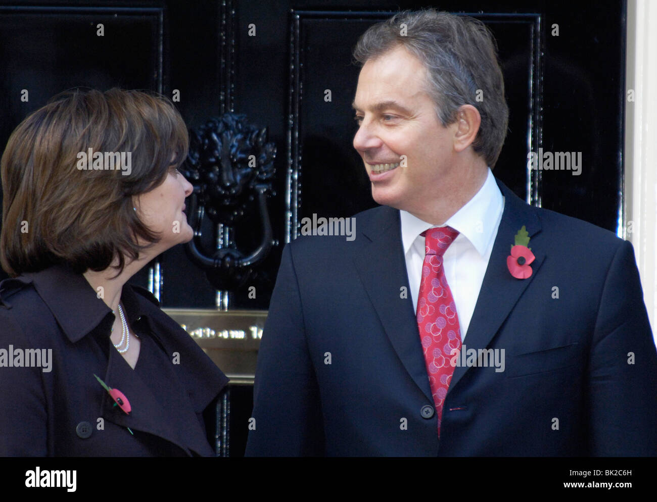 Premierminister Tony Blair und seine Frau Cherie begrüßen Hu Jintao, der chinesische Präsident und seine Frau während ihrer UK-Staatsbesuch Stockfoto