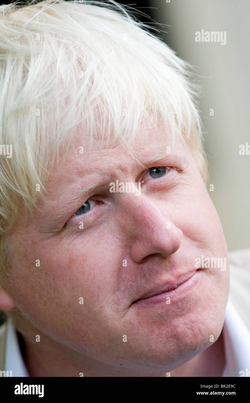 Boris Johnson, Bürgermeister von London, spricht mit der Masse bei der Freilauf-Bike fahren, London, 21. September 2008. Stockfoto