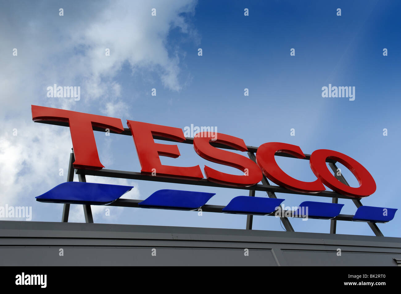 Tesco Supermarkt Schild an der Stadt von Ellesmere in North Shropshire uk Stockfoto