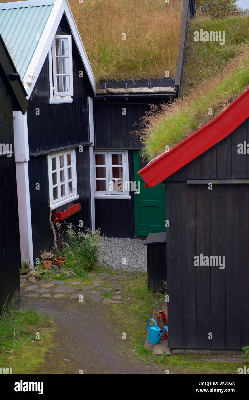 Alte Häuser und Rasen-roofed Gebäude in der Altstadt von Tinganes, Tórshavn, Streymoy, Färöer-Inseln, Dänemark, Europa Stockfoto