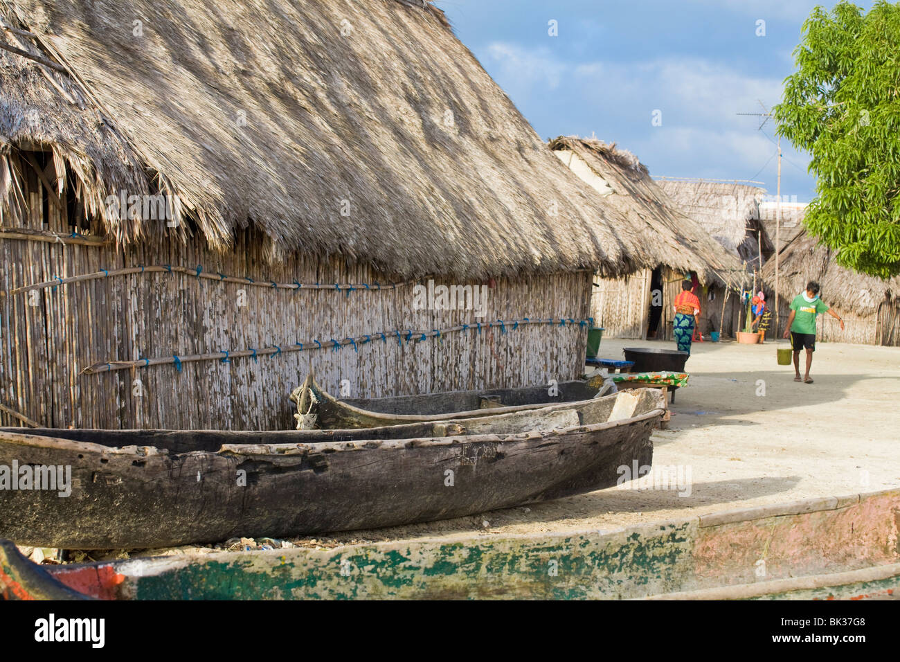 Strohgedeckte Hütte, Wichub-Wala Insel, Comarca de Kuna Yala, San Blas Inseln, Panama, Mittelamerika Stockfoto