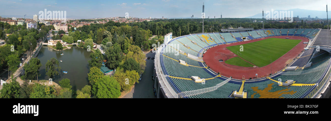 Vasil Levski National Stadium und Ariana See. Luftaufnahme von Sofia. Stockfoto