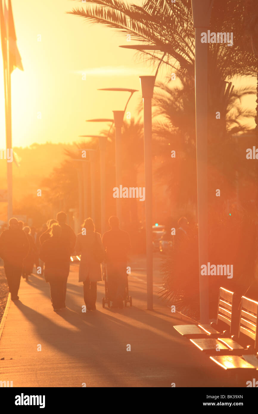 Sonntag-Promenade in der Küstenfischerei Stadt der Cros de Cagnes bei Nizza Stockfoto