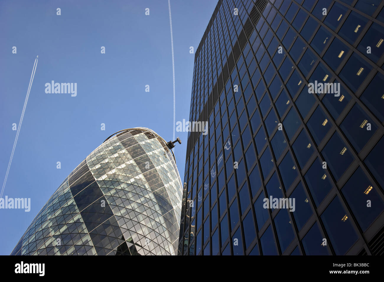 Der "Gherkin" Gebäude in London, bekannt als die 30 St Mary Axe. London, UK Stockfoto