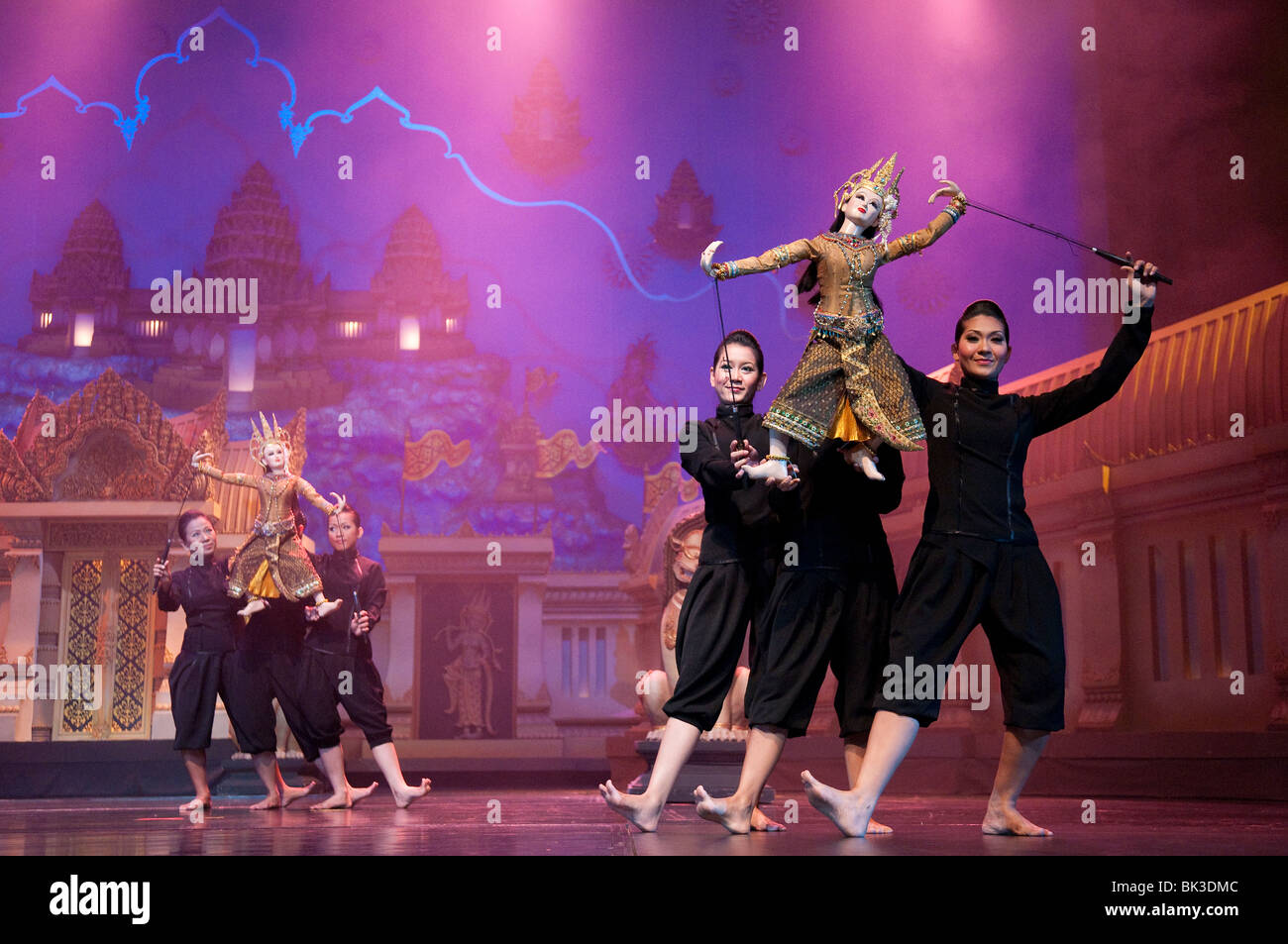 Traditionelle thailändische Puppentheater im Aksra Theatre in Bangkok, Thailand. Stockfoto