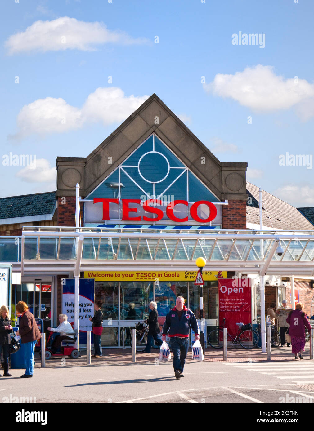 Tesco Supermarkt, England, UK Exterieur Stockfoto