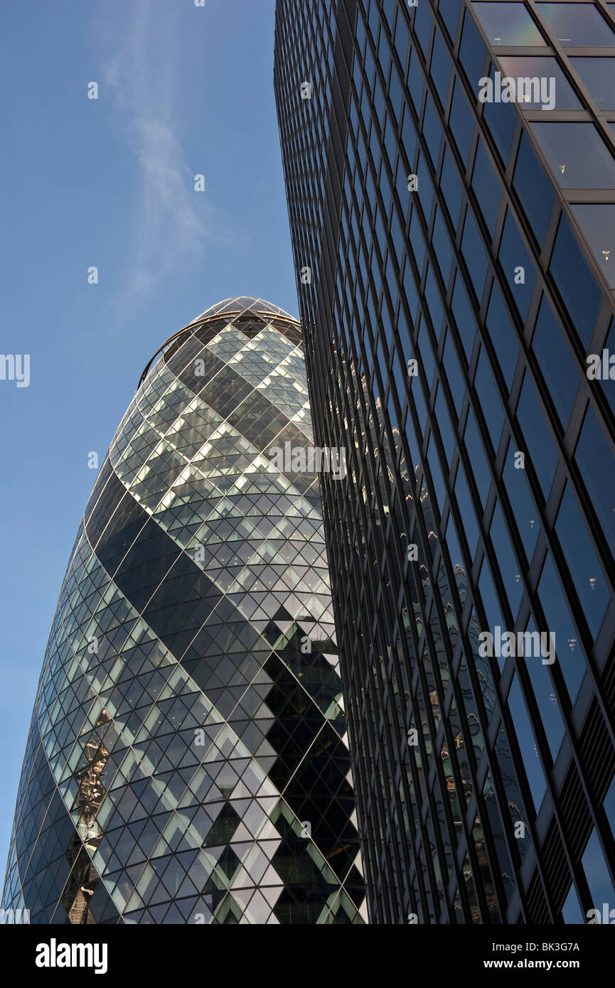 Der "Gherkin" Gebäude in London, bekannt als die 30 St Mary Axe. London, UK Stockfoto