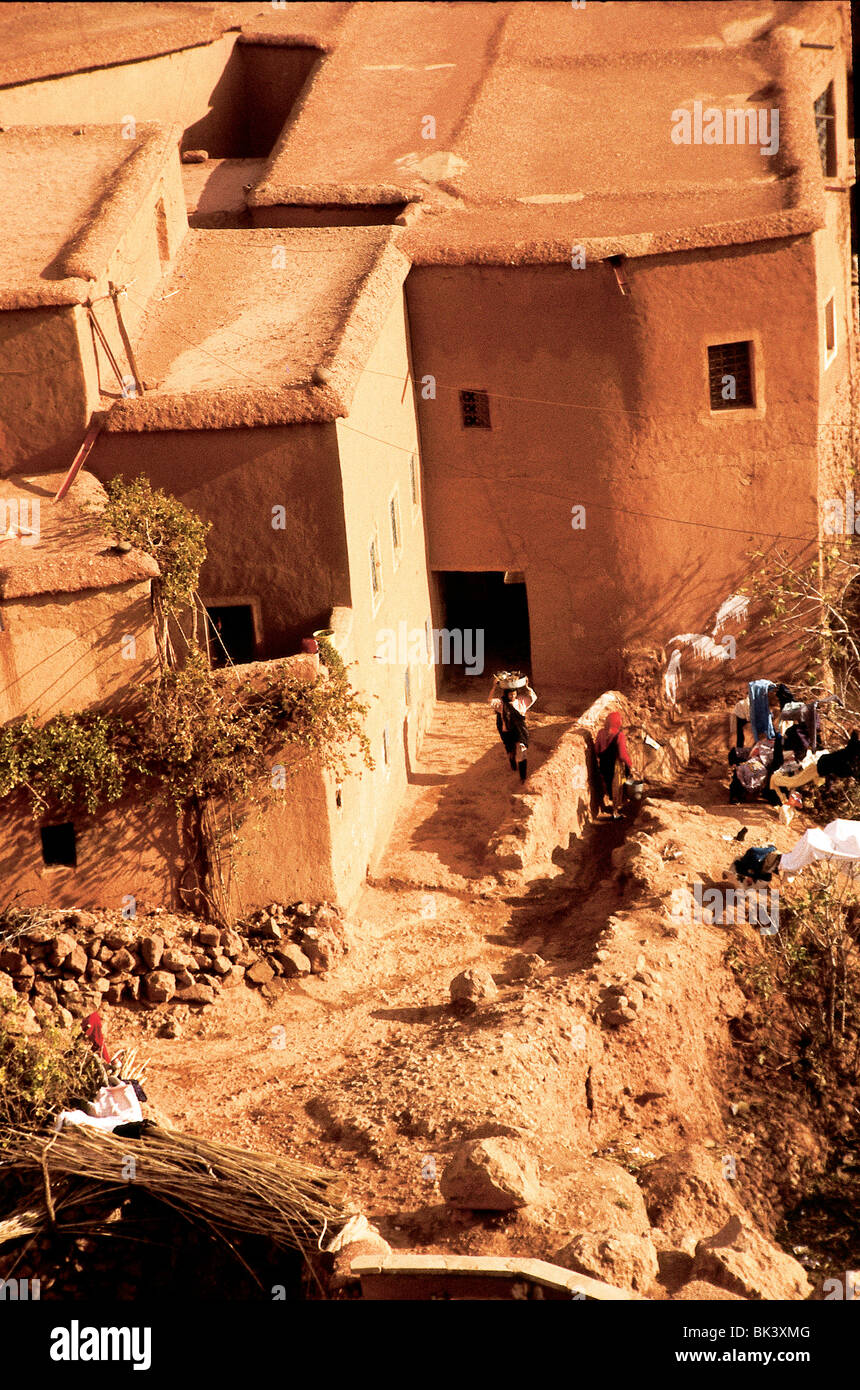 Häuser in einem Dorf gemacht aus irdenen Ziegeln, Marokko Stockfoto