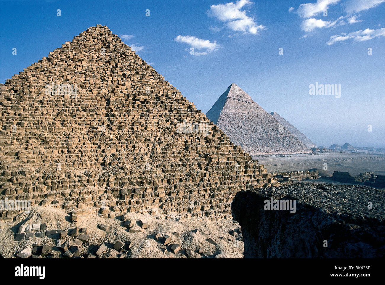 Die Pyramide des Mykerinos, die Pyramide des Chephren und die große Pyramide von Cheops in Giza, Ägypten Stockfoto