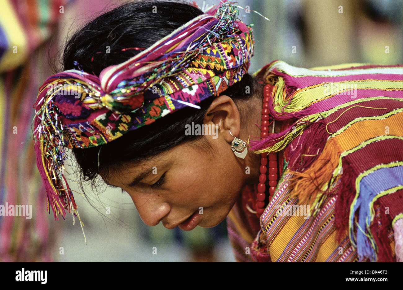 Frau trägt traditionelle Maya Traje in Cantel, Guatemala Stockfoto