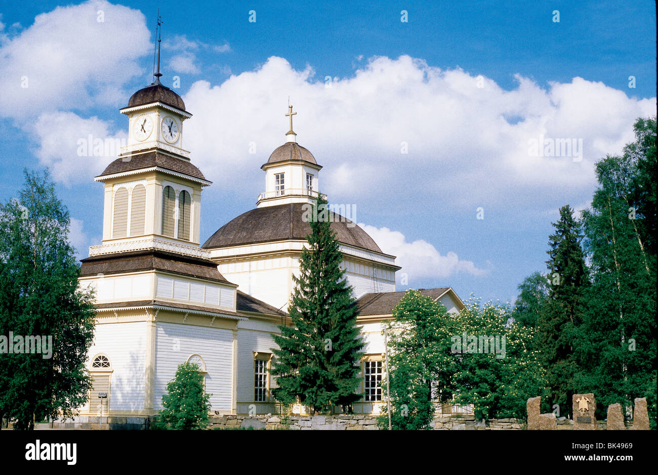 Kirche Außenansicht in Alajarvi Finnland Gegenwart kreuzförmige Kirche mit einer zentralen Kuppel wurde in den Jahren 1836-1841 von Heikki & gebaut Stockfoto