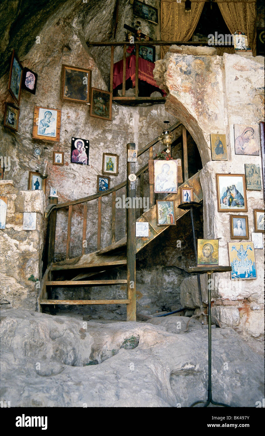 Kapelle im Dionysos-Theater in der Akropolis - Athen, Griechenland Stockfoto