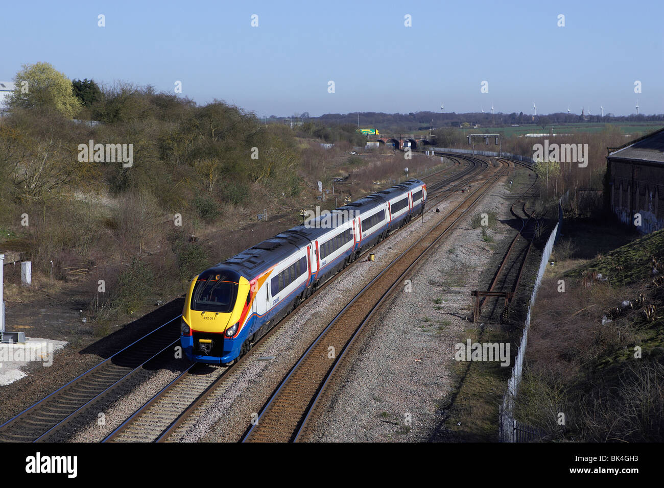EMT Meridian 222 011 Lösungsansätze Wellingborough Station am 8. April 2010 mit einem Sheffield - London St Pancras Service. Stockfoto