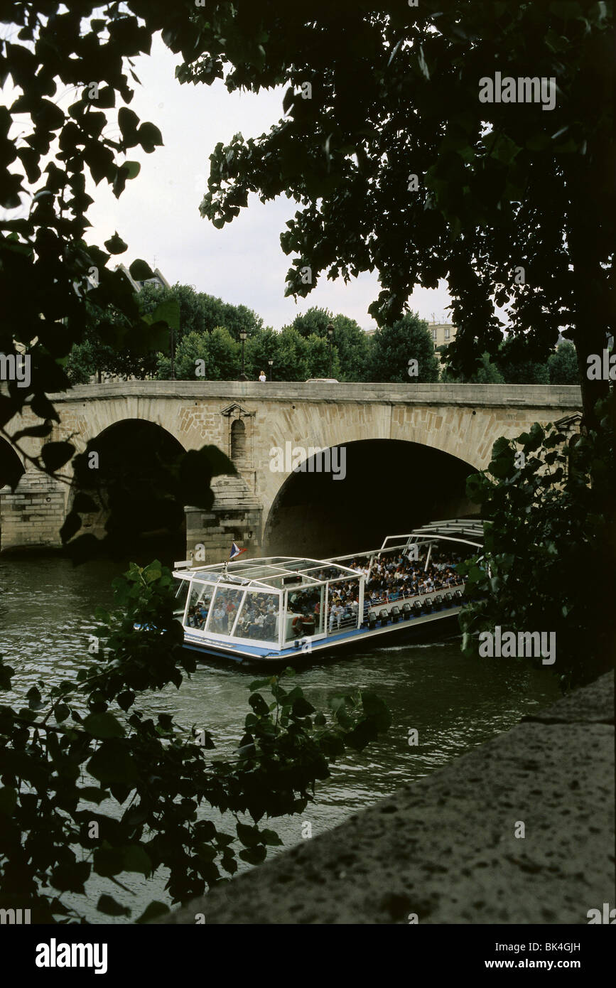 Pont Marie und Ausflugsschiff, Paris Stockfoto