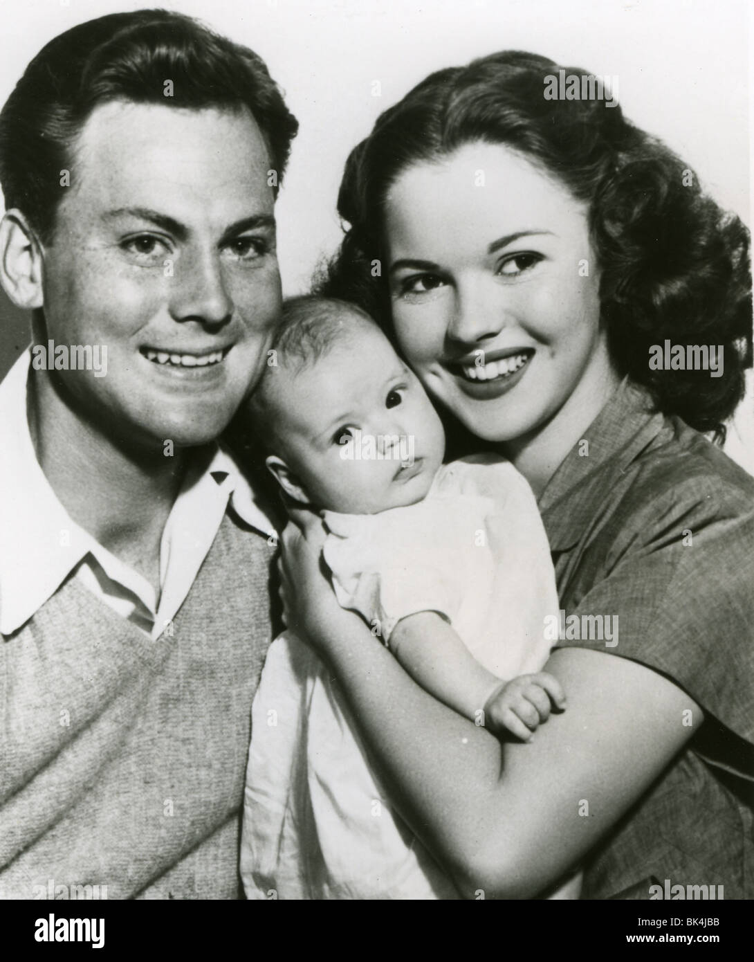 SHIRLEY TEMPLE mit Ehemann John Agar mit Tochter Linda Susan 1948 Stockfoto