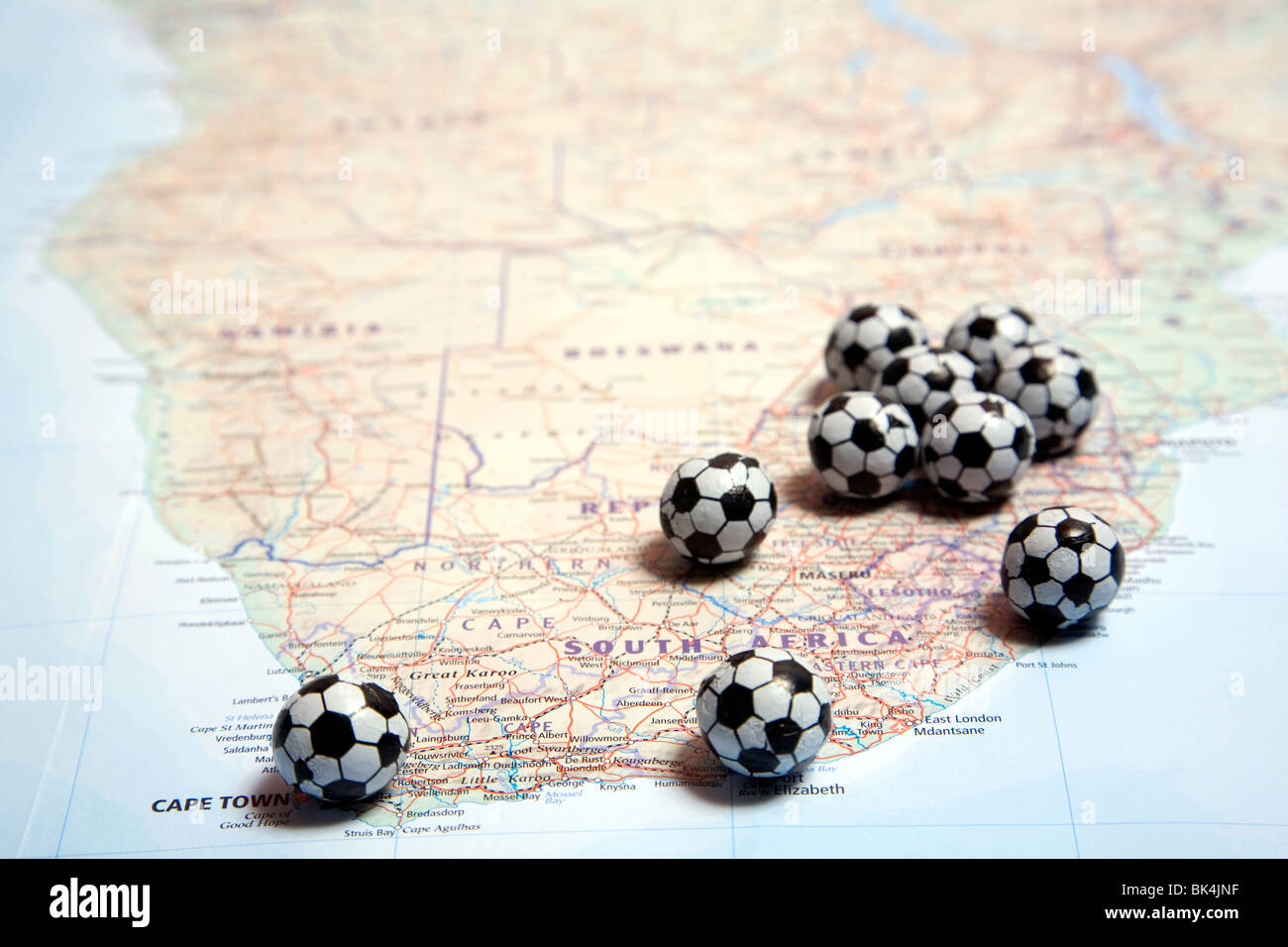 Karte von Südafrika mit Fußbällen befindet sich auf der WM 2010-Veranstaltungsorte Stockfoto