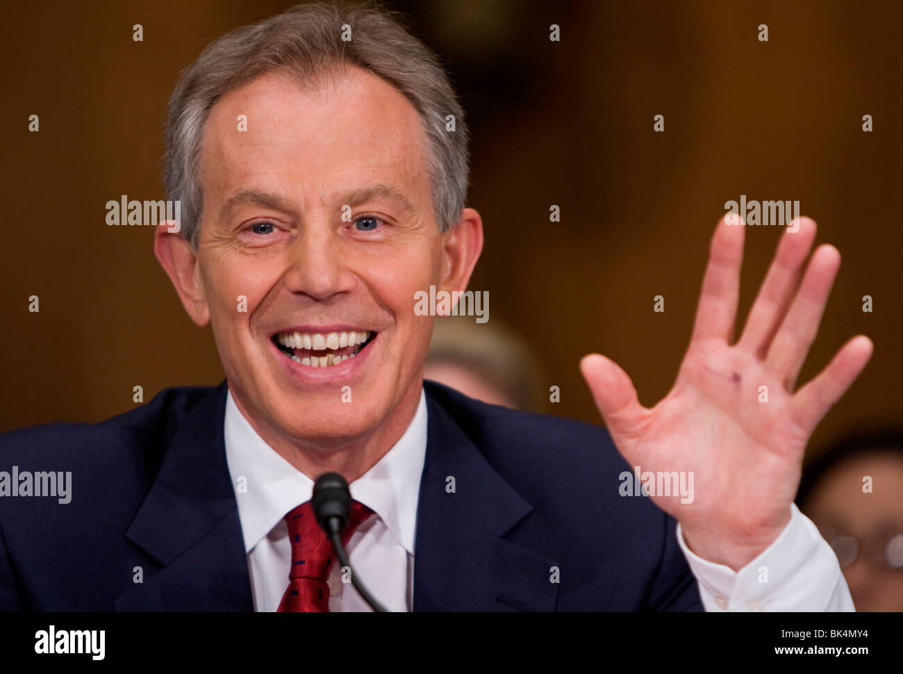 14. Mai 2009 - Washington, D.C. - der Nahost-Gesandte und ehemalige britische Premierminister Tony Blair bezeugt vor dem Ausschuss für Außenbeziehungen des Senats für den Frieden im Nahen Osten. Stockfoto