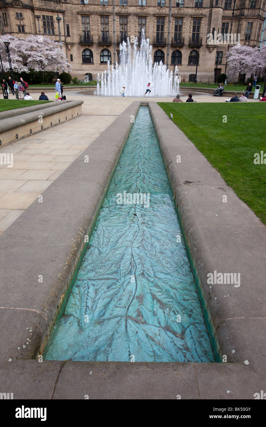Das Wasserspiel in der Peace Gardens in Sheffield, Großbritannien Stockfoto