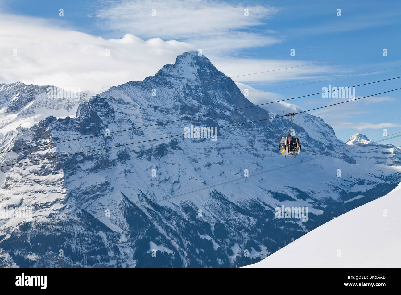 Gondel-Skilift vor der Nordwand des Eiger Berg, Grindelwald, Jungfrauregion, Berner Oberland, Schweizer Alpen Stockfoto