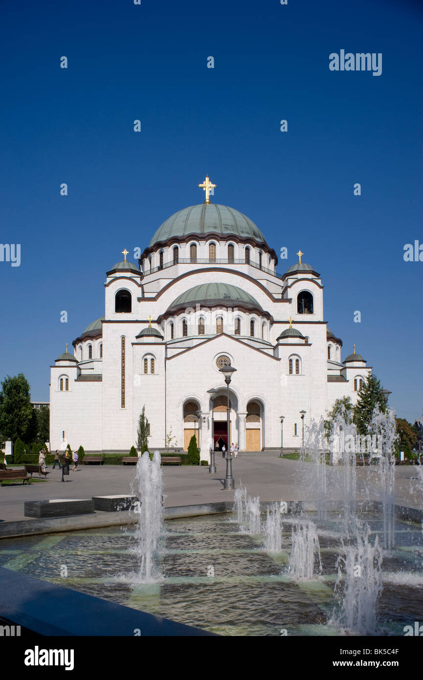 Saint sava orthodoxe kirche in der ferne Fotos und Bildmaterial in hoher Auflösung Alamy