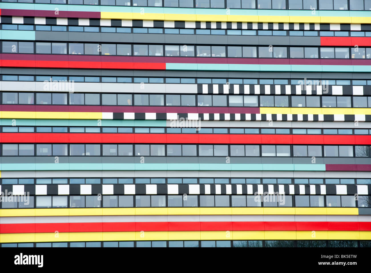 Fassade der modernen Architektur der Universität Utrecht in den Niederlanden bauen Stockfoto