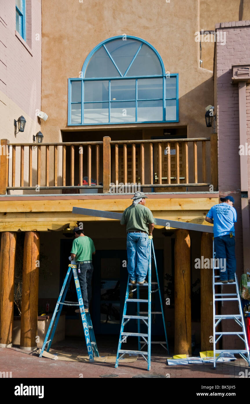 Arbeiter Reparaturen Street Szene Santa Fe New mexico Stockfoto