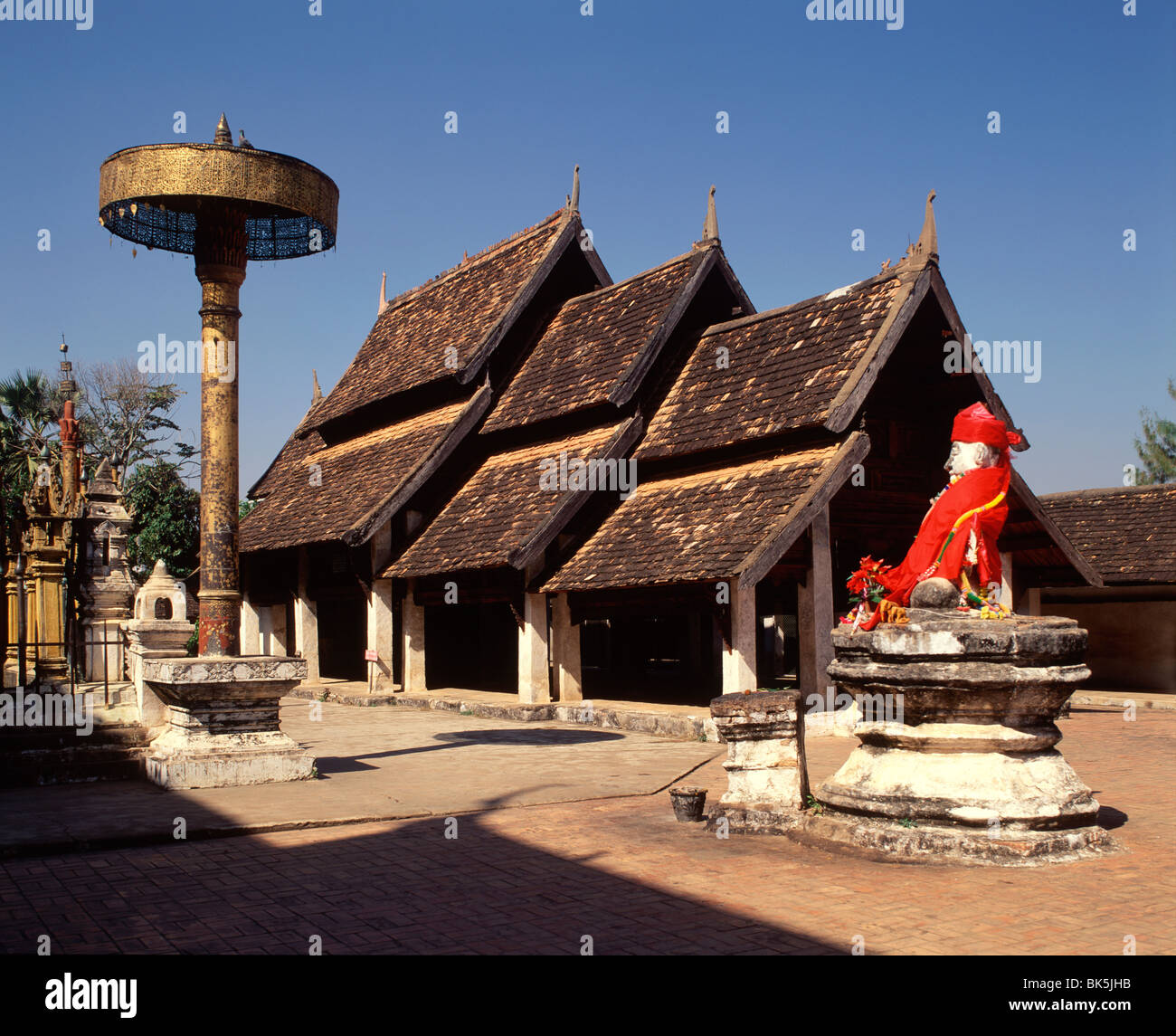 Wat Phra, die Lampang Luang, der älteste erhaltene Holzgebäude in Lampang, Nord-Thailand, Südost-Asien, Thailand, Asien Stockfoto