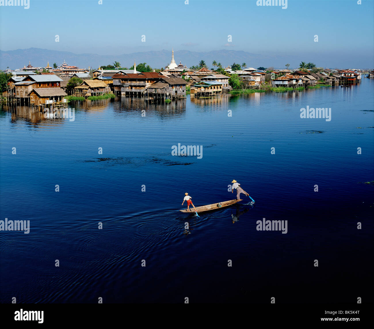 Inle-See und weit entfernten Hügel von Shan Plateaus, Shan State in Myanmar (Burma), Asien Stockfoto