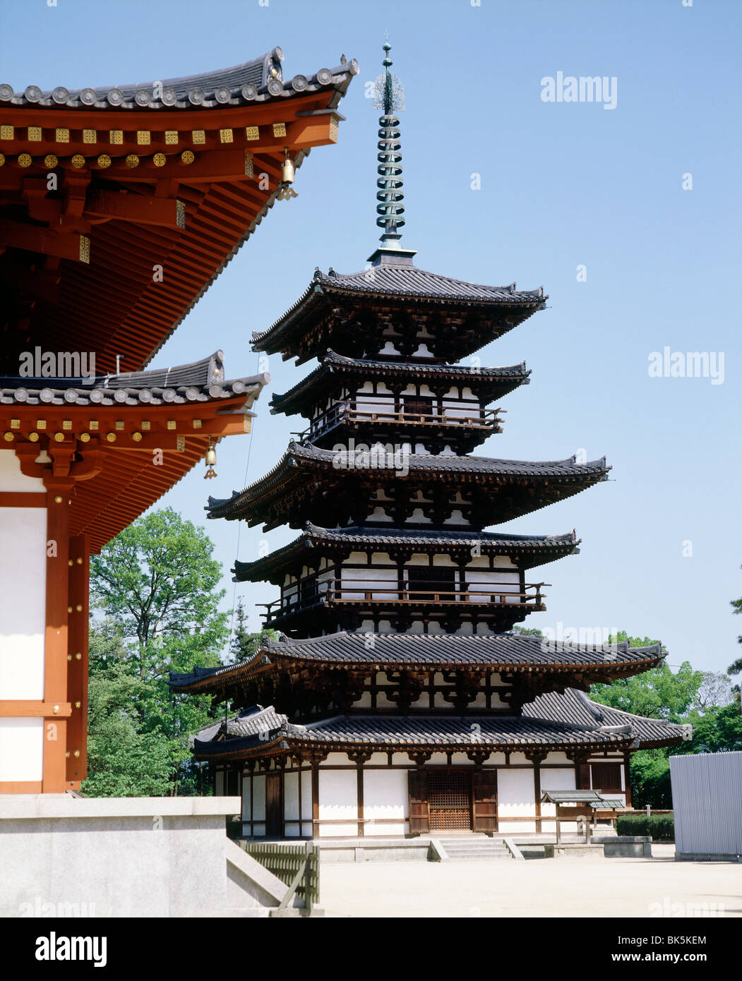 Yakushiji Tempel, erbaut von Kaiser Temmu im späten 7. Jahrhundert, Nara, UNESCO World Heritage Site, Japan, Asien Stockfoto