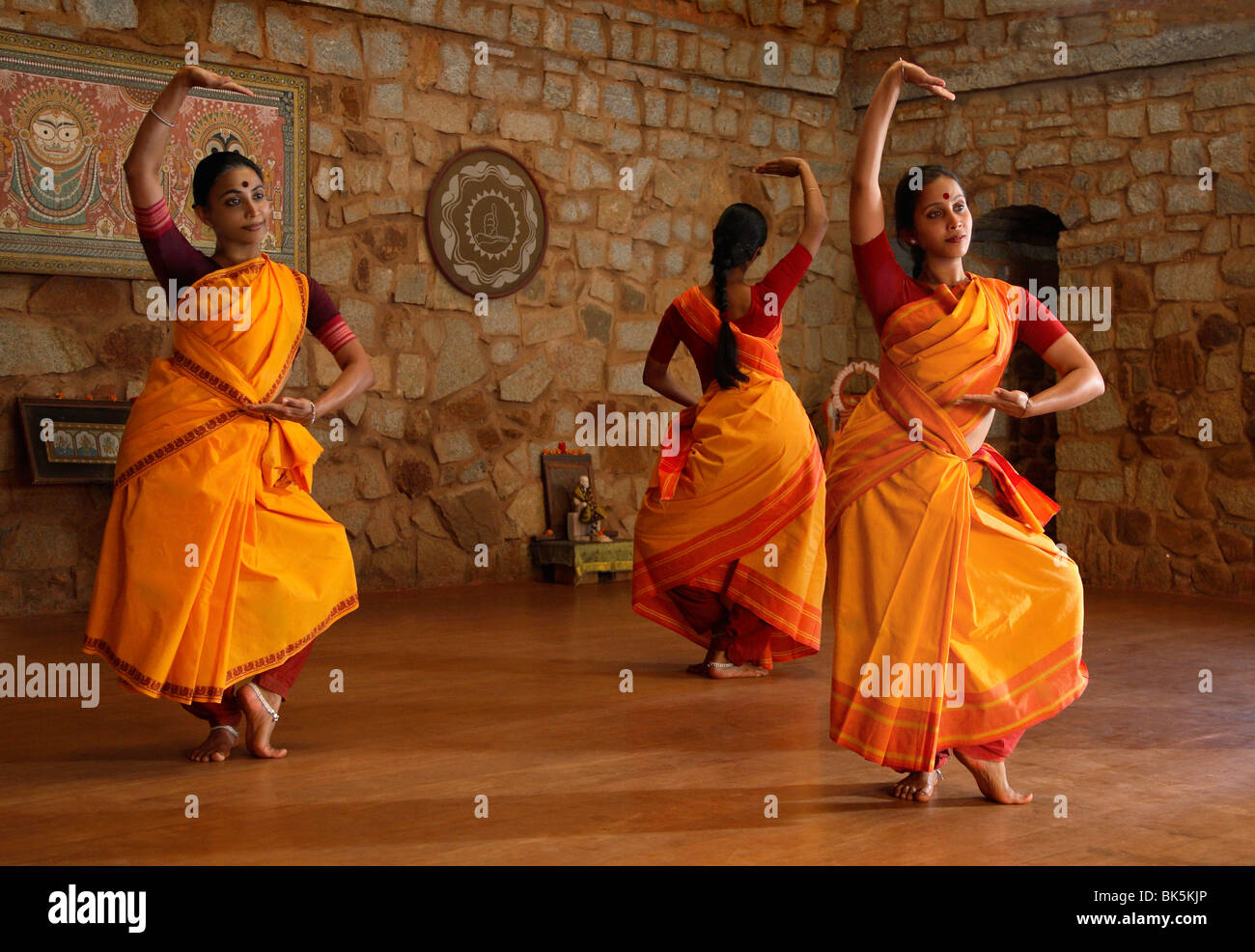 Odissi Tanz-Klasse in Nrityagram, Bangalore, Karnataka, Indien, Asien Stockfoto