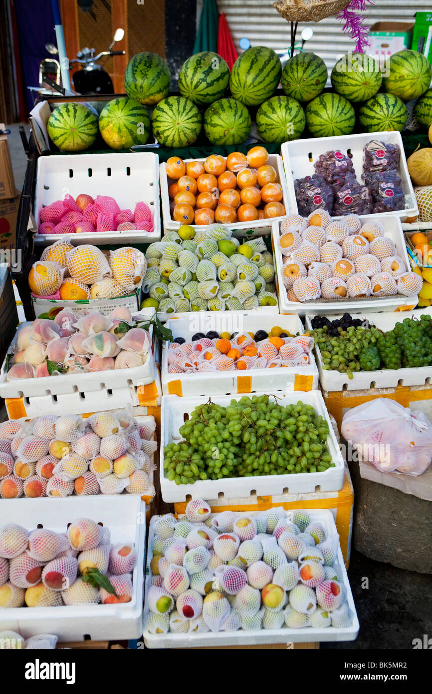 Obst am Marktstand, Tibet, Stockfoto