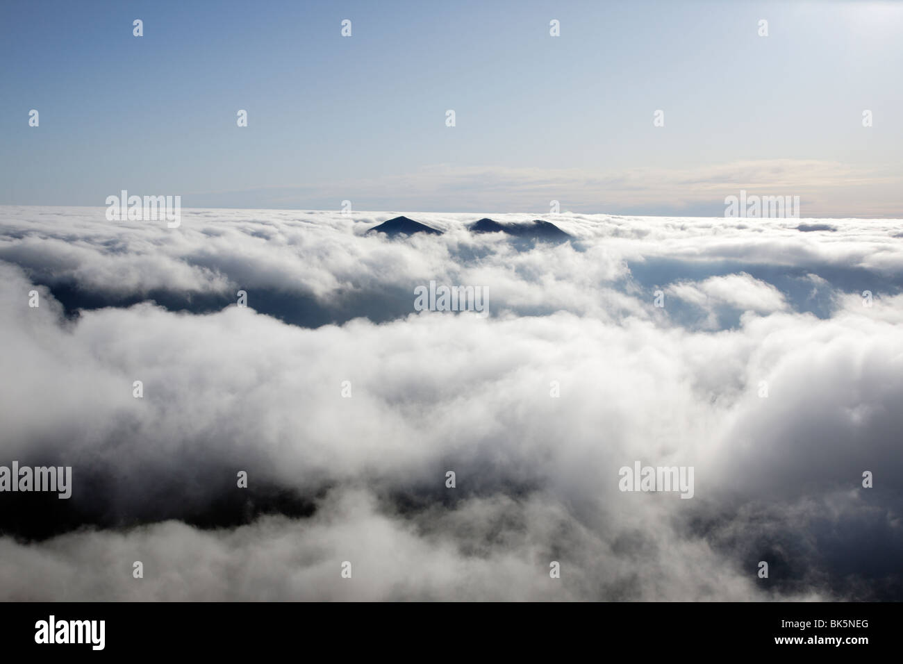 Undercast vom Gipfel des Mount Osceola in den White Mountains, New Hampshire, USA Stockfoto